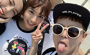 峮峮深夜PO與小鬼合照！最好的愛情 惹近20萬網友鼻酸