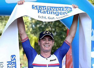 戴上這幸運帽艾登又拿三鐵冠軍 順澤宮 : 「帽子要紅到德國了」