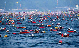 萬人「勇渡」日月潭9/27確定開游！衛生局：2萬人名單先過濾  下水前後均需戴口罩