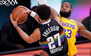 NBA／詹皇閃邊！喬丹附體　莫瑞高難度空中大拉桿上籃(影)