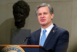 這官員有種! 不肯調查杭特拜登電郵門 川普考慮開除FBI局長