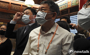 民眾要合照喊「一定支持選總統」 柯文哲笑呵呵