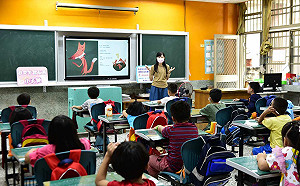 大林慈濟醫院進入校園 教小朋友如何與失智長者相處