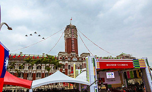 歐陽娜娜唱《我的祖國》賀中共國慶 綠委邀雙十國慶領唱我國歌