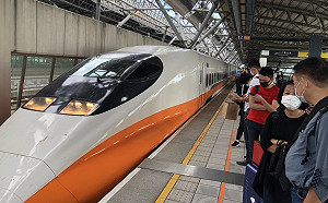 疏運北返旅客 今晚高鐵加開一班左營出發全自由座列車