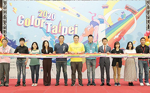 搶攻彩虹商機！北市推彩虹觀光巴士、投影燈光秀