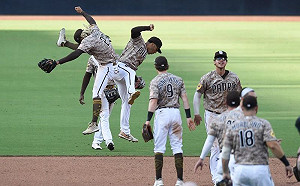 MLB／9投手車輪戰封印「不死鳥」打線　教士2:1逆轉晉級