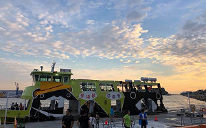 旗津湧現遊客！渡輪等待時間維持20分鐘內力拼疏運