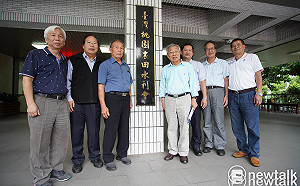 「到底現在是該笑還是該哭」  水利會最後一日  黃金春與會員合影留念