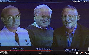 諾貝爾生醫獎揭曉！C型肝炎病毒研究奪冠：3學者共享3千萬台幣