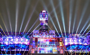 現場直擊》總統府光雕秀 絢麗光影展現台灣的民主自信與驕傲