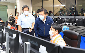 全力推動公共運輸！  林佳龍:未來連假國道客運會有更優惠票價