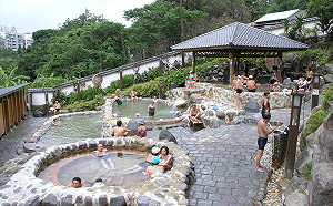 台北溫泉季10/22開跑！  祈願光廊、樹海燈光秀為世界祈福