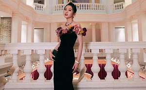 消失半年！「祺貴人」唐藝昕高調復出  網驚：這是什麼神仙身材