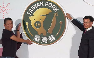 台灣豬標章到底幫了誰?沈富雄嗆陳吉仲｢笨死了｣:越貼越害死沒貼的