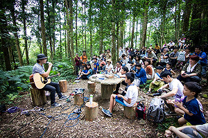 來場不插電森林音樂會！藝術家聚集東眼山揮灑創意表演