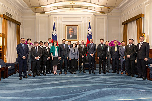 因為這件事 蔡英文：彰化海產店老闆都開始講英文