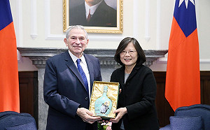 引韓戰經驗呼籲華府  美前防長：應明確承諾協防台灣