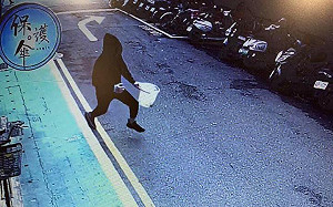 港人「保護傘」被潑糞！王婉瑜怒 : 立場不同也不該這樣惡意攻擊