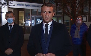 法國教師展示諷刺漫畫遭斬首  馬克宏譴責恐攻