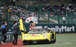 西武巨蛋台灣日 張奕好投小林幸子亮麗登場