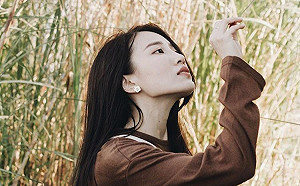 台中中央公園再添打卡熱點  五節芒隨風搖曳好似舞秋風