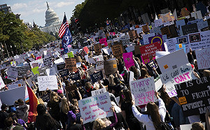 2020女性大遊行 全美逾10萬女性上街反川普提名保守派大法官