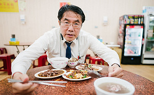 網路熱度高！高雄將辦肉燥飯爭霸賽 黃偉哲：第一名再來台南PK 