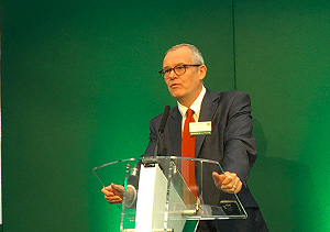 不要寄望疫苗！英國首席專家：武漢肺炎會變成流行病