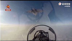 (影) 這飛行員有種! 疑越南戰機近迫中國空軍 最近距離僅10幾公尺