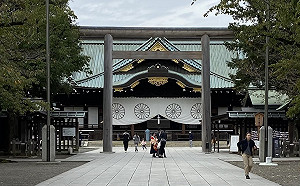 岸田內閣第一人 經濟產業大臣參拜靖國神社