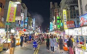 「不要牽拖新市長」粉專：六合夜市在「那時候」就垮了  有人不做生意跑去做直播