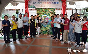 嘉市大同國小松鶴池  化身交趾陶裝置藝術