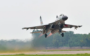 中國海軍在南海發射數十枚導彈 照片曝光