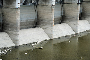 蓄水率不到9.2%!世界水資源日 台灣4主要水庫一成保衛戰失守