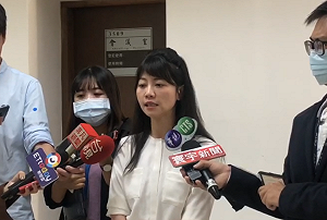 文創公司總座赴服務處企圖自焚 高嘉瑜出面說明過程