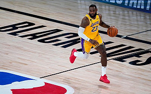 NBA／詹皇是生化人　JR：他想打幾年就能再打幾年