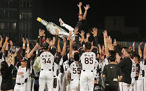 中職／中職領隊會議決議　上下半季維持季冠軍制