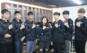 戰勝中國！海青盃兩岸電競賽弘光獵鷹隊逆轉勝奪冠