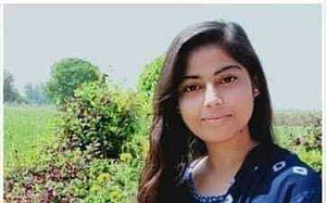 (影) 驚悚直擊！印女大生校外抗拒綁架 竟遭嫌犯當場槍殺