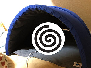 (影)奴才購買防噪助眠罩  卻淪為貓皇帳篷：本喵有尬意！