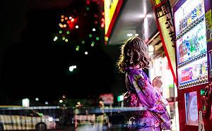 女發現販賣機「超貼心選項」！  眾人一看衝了：好想投投看