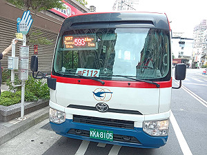 「593」上路！淡水區F112巴士11/1轉型市區公車