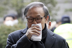 南韓前總統李明博貪汙案今再入獄 這次要關17年