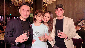 林心如霍建華情侶裝合照 唱歌暗藏愛妻名放閃眾人