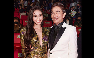 驚見Sandy無名指被套牢?!身穿低胸小可愛告白 網問:快有喜了嗎