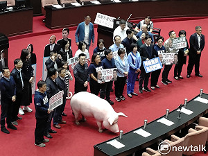 被潑咖啡還被罵  國民黨再轟馮世寬:囂張到極點