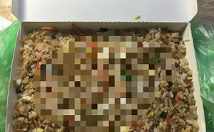 女點「80元蝦仁炒飯」打開後傻眼 饕客曝正常版:超極品