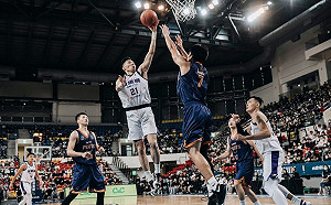 籃球/本土對決!田浩、吳岱豪空中接力 攻城獅逆轉桃園