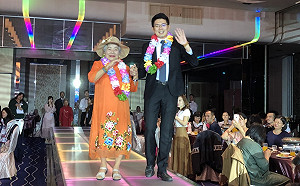 女人的美麗花園  黃國書、黃守達走秀獻祝福